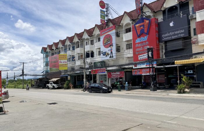 ซ่อม iPhone iPad Apple Watch ซ่อม iPhone iPad Apple Watch MacBook ลำพูน 1